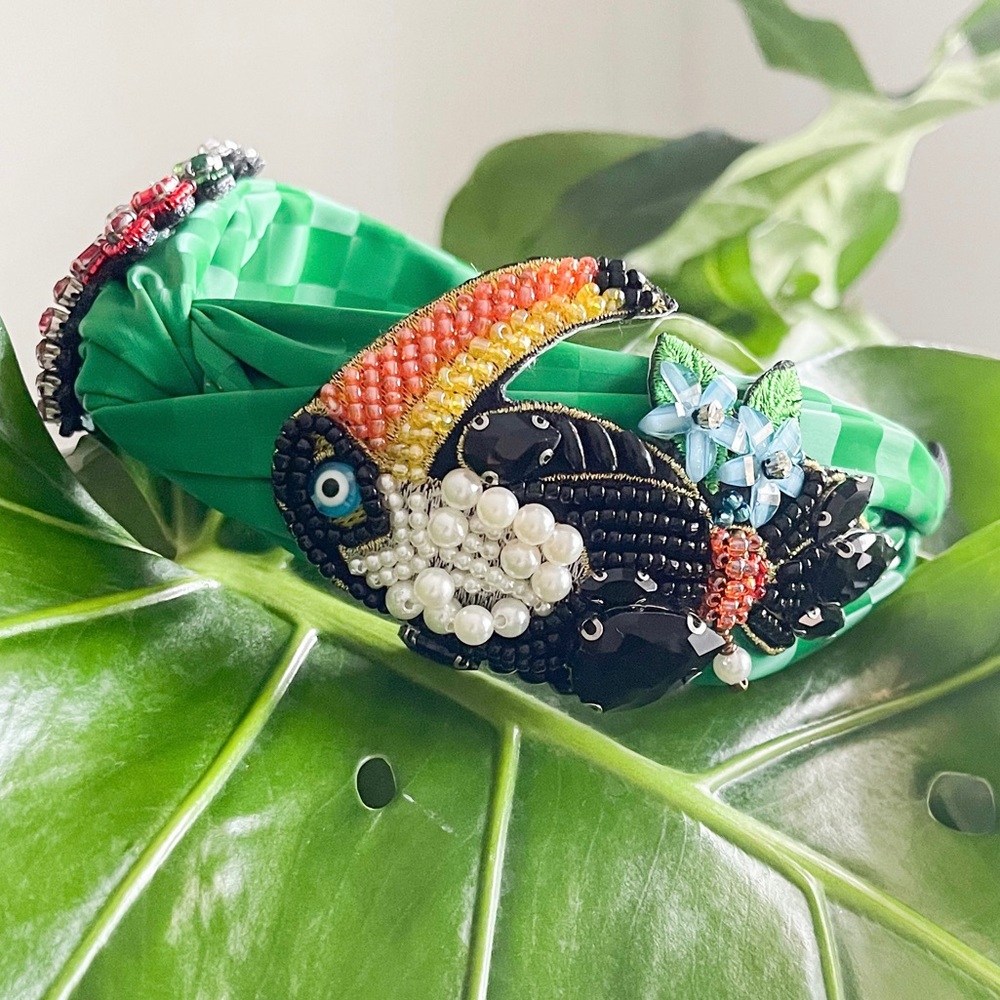New Handmade Green Gems Beaded Glamorous and Pearls Parrot Quality Headband - Picture 6 of 8